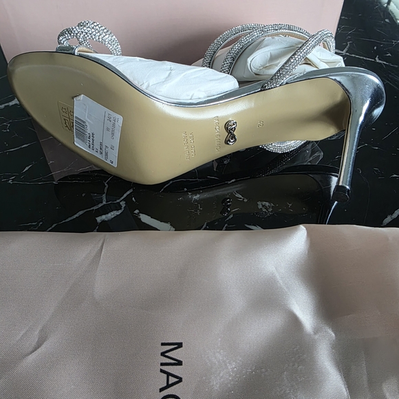 MACH & MACH Silver Heels with Crystal Bow - Picture 5 of 5